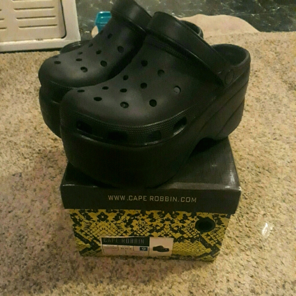 Cape Robbin Platform clogs size 9